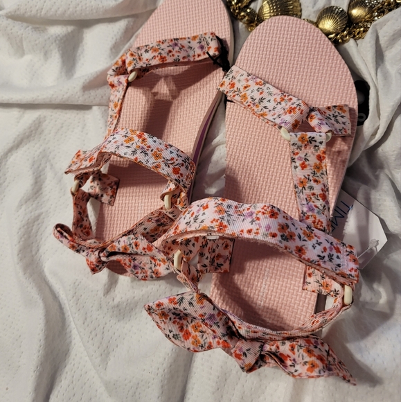 NWT BOW BACK FLIRTY WALKING VELCRO COMFORT SANDAL BOHO SIZE 8 - Picture 3 of 6